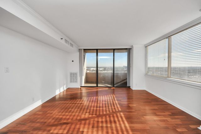 3525 Sage Road 1503, Houston, TX 77056