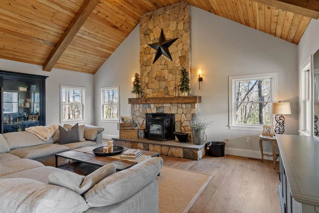 23 Austin Lane, Hollis, NH 03049