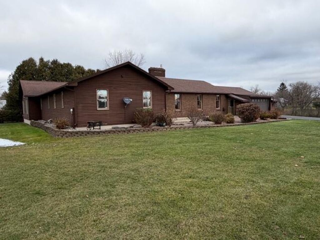 187 South Street, Champlain, NY 12919