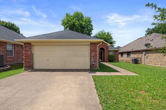 90 Elmwood Trail, Waxahachie, TX 75165