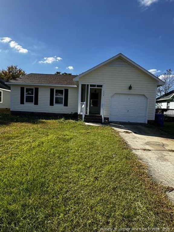 1574 Hazelcrest Drive, Fayetteville, NC 28304