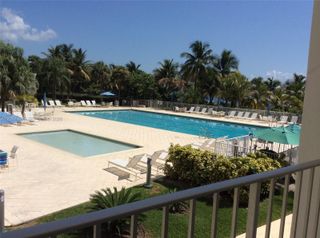 881 Ocean Dr TH3, Key Biscayne, FL 33149