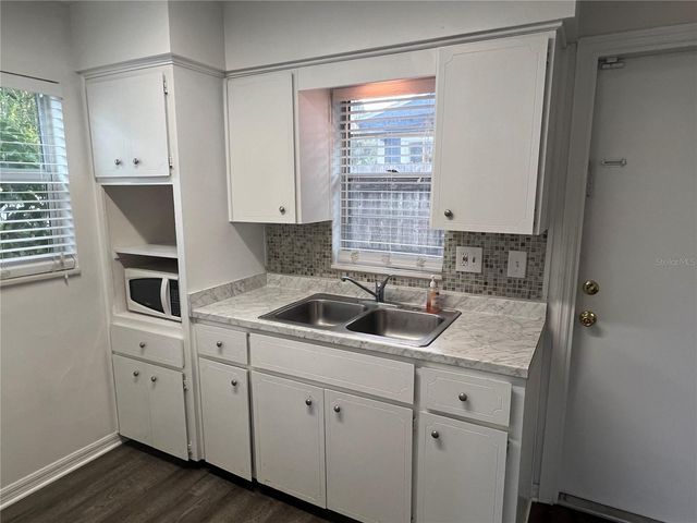 2406 MUSSELWHITE AVE, Orlando, FL 32804