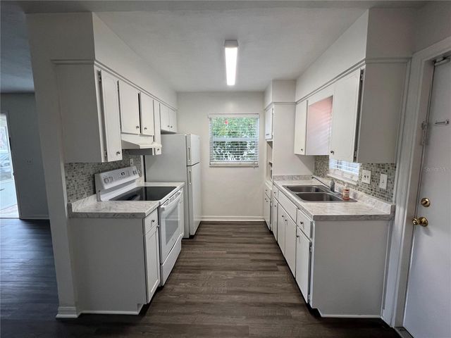2406 MUSSELWHITE AVE, Orlando, FL 32804