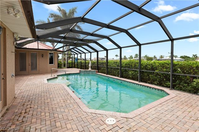 11913 Princess Grace CT, Cape Coral, FL 33991