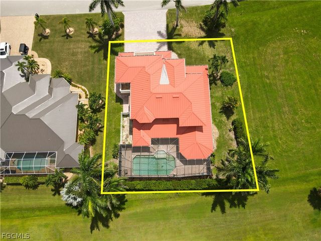 11913 Princess Grace CT, Cape Coral, FL 33991