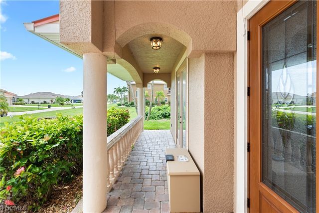 11913 Princess Grace CT, Cape Coral, FL 33991