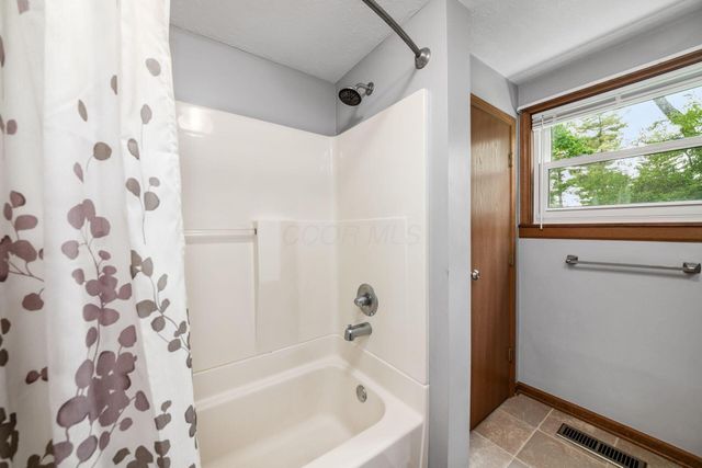 144 Northigh Drive, Worthington, OH 43085
