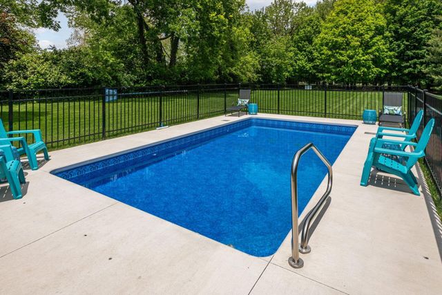 144 Northigh Drive, Worthington, OH 43085