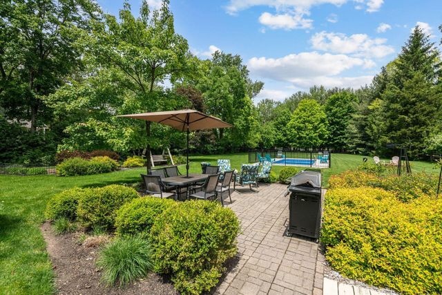 144 Northigh Drive, Worthington, OH 43085