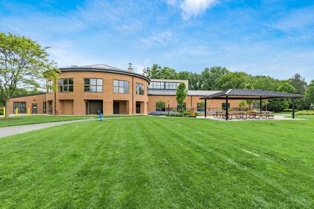 144 Northigh Drive, Worthington, OH 43085