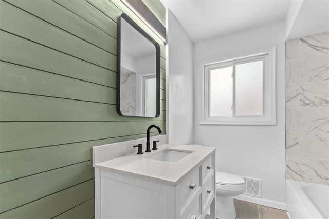 21310 Gardner Street, Oak Park, MI 48237