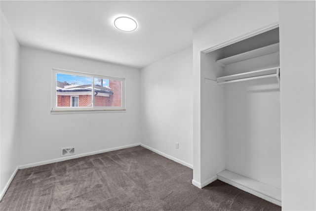 21310 Gardner Street, Oak Park, MI 48237