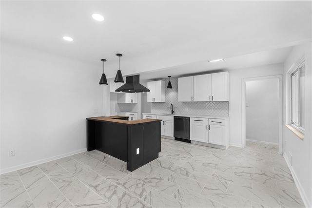 21310 Gardner Street, Oak Park, MI 48237