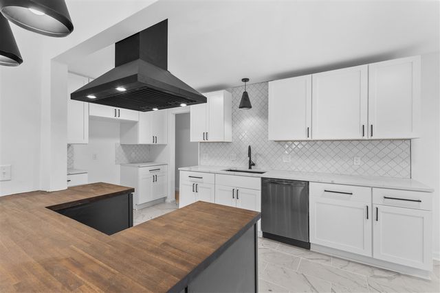 21310 Gardner Street, Oak Park, MI 48237