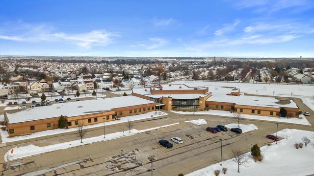 10011 68th STREET, Kenosha, WI 53142