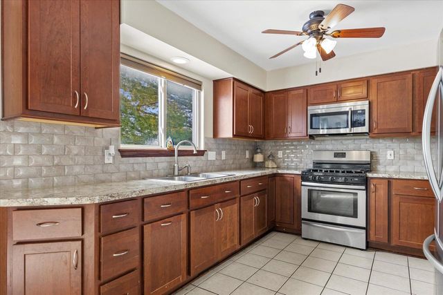 10011 68th STREET, Kenosha, WI 53142