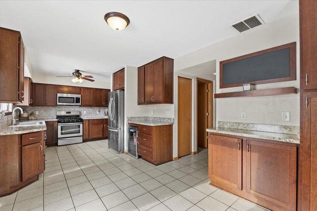 10011 68th STREET, Kenosha, WI 53142