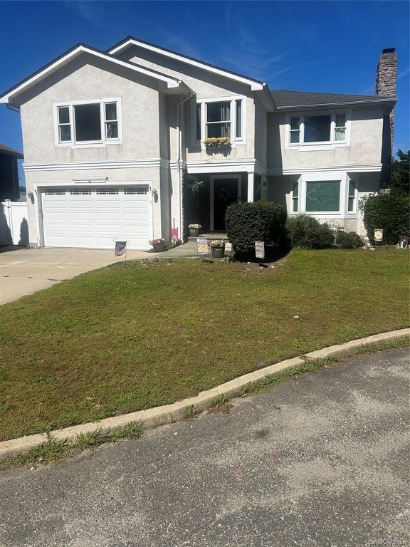 5 Vivona Court, Bayville, NY 11709 — exterior