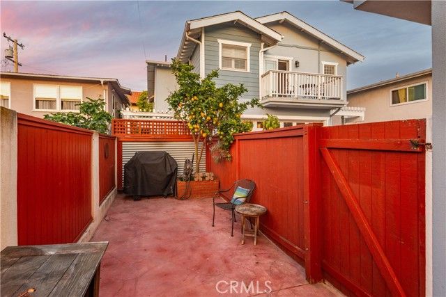 420 S Broadway A, Redondo Beach, CA 90277