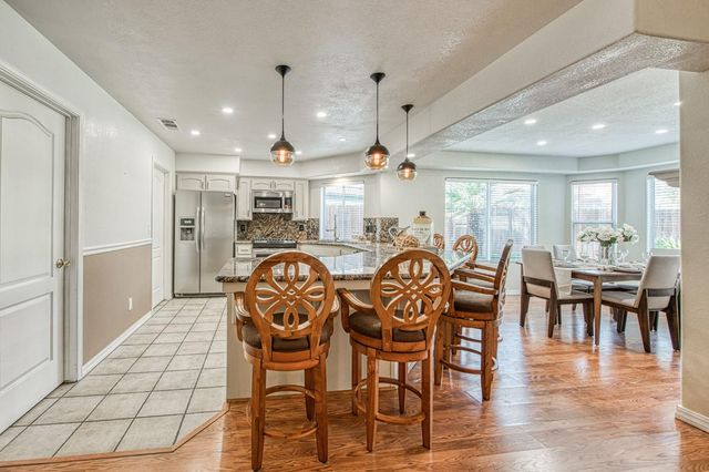 6246 N Capri Court, Fresno, CA 93711