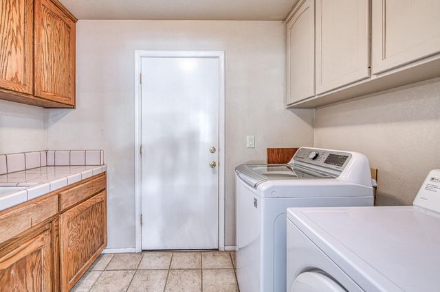 6246 N Capri Court, Fresno, CA 93711