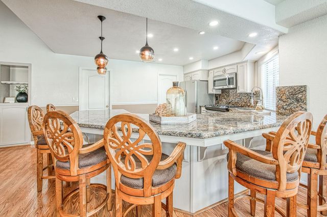 6246 N Capri Court, Fresno, CA 93711