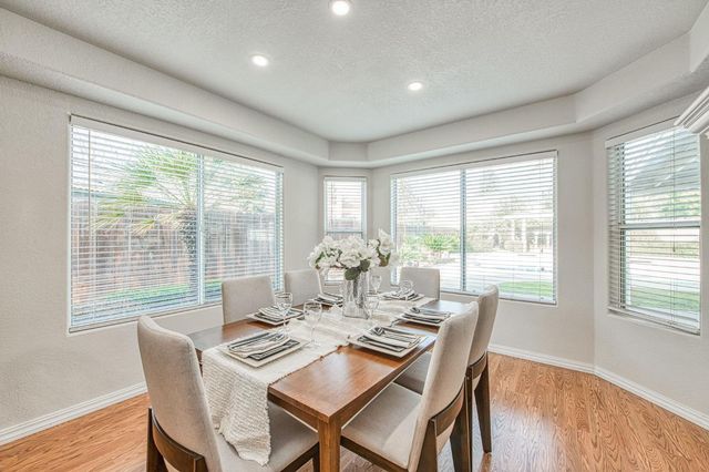 6246 N Capri Court, Fresno, CA 93711