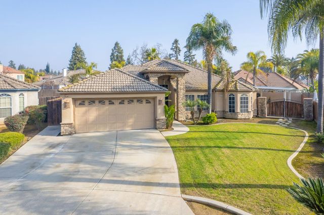 6246 N Capri Court, Fresno, CA 93711