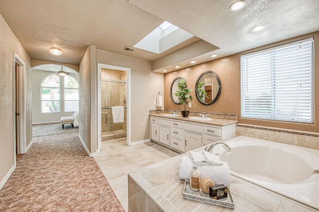 6246 N Capri Court, Fresno, CA 93711