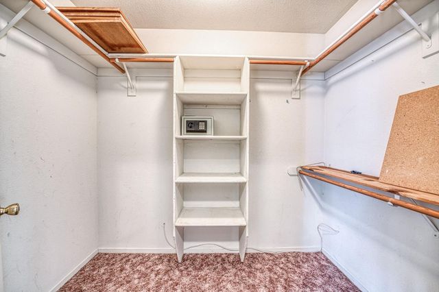 6246 N Capri Court, Fresno, CA 93711