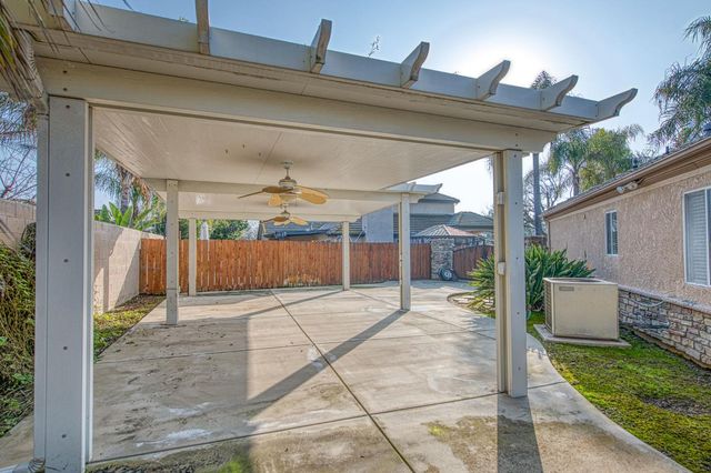 6246 N Capri Court, Fresno, CA 93711