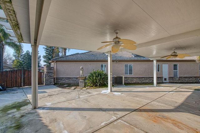 6246 N Capri Court, Fresno, CA 93711