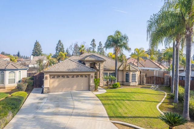 6246 N Capri Court, Fresno, CA 93711