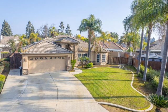 6246 N Capri Court, Fresno, CA 93711