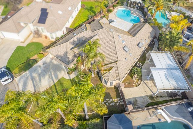 6246 N Capri Court, Fresno, CA 93711