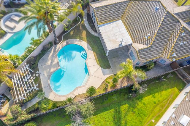 6246 N Capri Court, Fresno, CA 93711