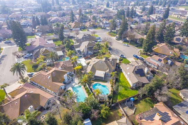 6246 N Capri Court, Fresno, CA 93711