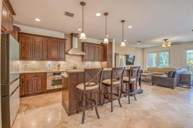 218 N Palmway, Lake Worth Beach, FL 33460