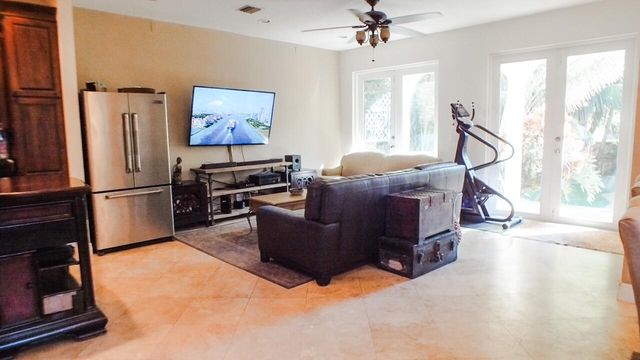 218 N Palmway, Lake Worth Beach, FL 33460