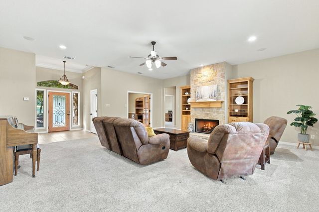 108 Cedar Ranch Drive, Weatherford, TX 76087