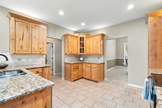 108 Cedar Ranch Drive, Weatherford, TX 76087