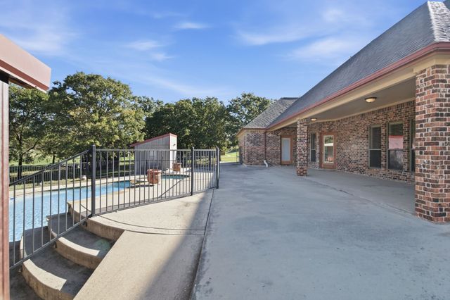 108 Cedar Ranch Drive, Weatherford, TX 76087