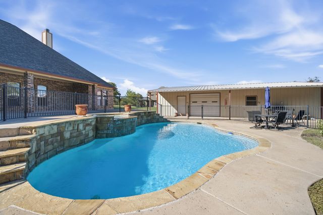 108 Cedar Ranch Drive, Weatherford, TX 76087