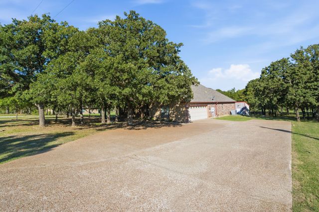 108 Cedar Ranch Drive, Weatherford, TX 76087