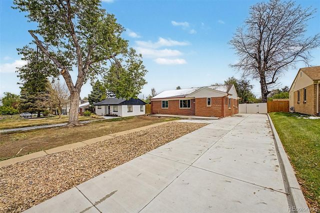 3440 S Dahlia Street, Denver, CO 80222