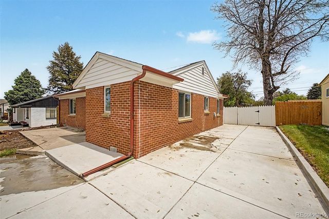 3440 S Dahlia Street, Denver, CO 80222