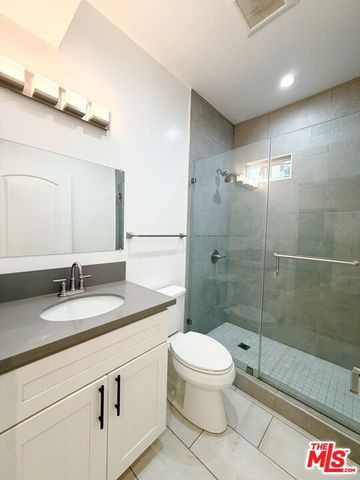 816 N Mccadden Place, Los Angeles, CA 90038