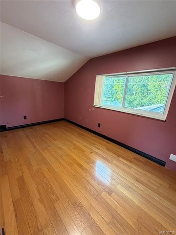 6798 Saline Drive, Waterford, MI 48329