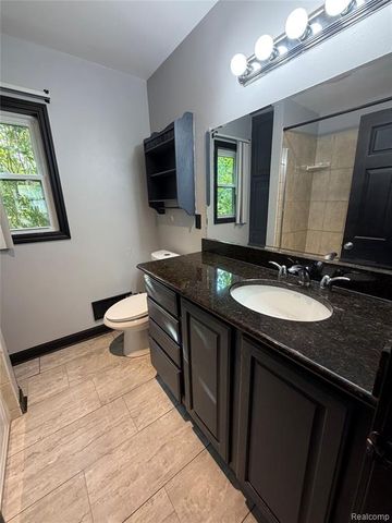 6798 Saline Drive, Waterford, MI 48329